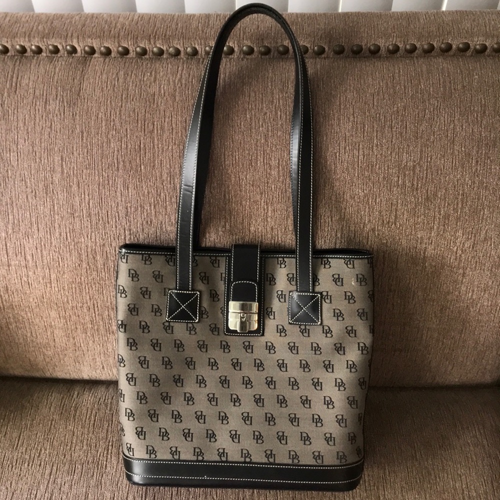Dooney & Bourke signature pattern handbag